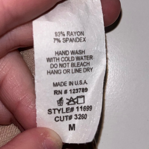 Fab’rik New with Tags Daxton Muscle Tank Top in Creamy Caramel Slimming Top - Picture 5 of 5